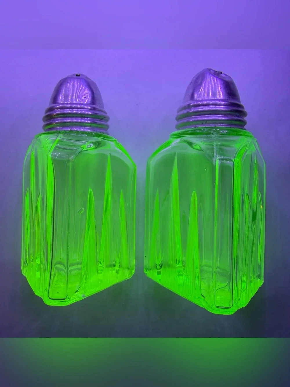 Art Deco Uranium Glass Vaseline Green Salt & Pepper Shakers W/ Caddy Antique - Picture 5 of 15